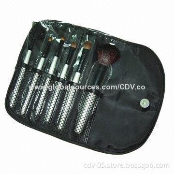 6-piece travel brush set, made of wooden handle with great goat hair and PU pouch